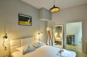 Central flats with free parking fast wifi and AC by Varna Holiday